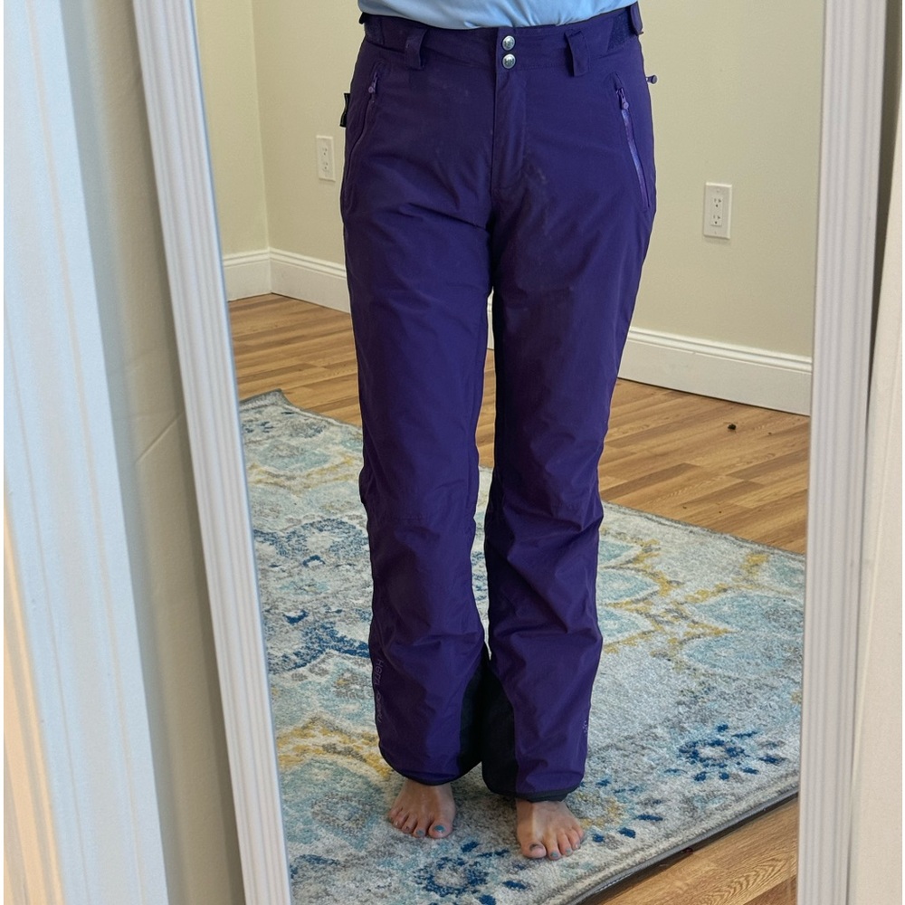 Helly Hansen Women Medium Ski Pants Gently Used and No Flaws. Like New.